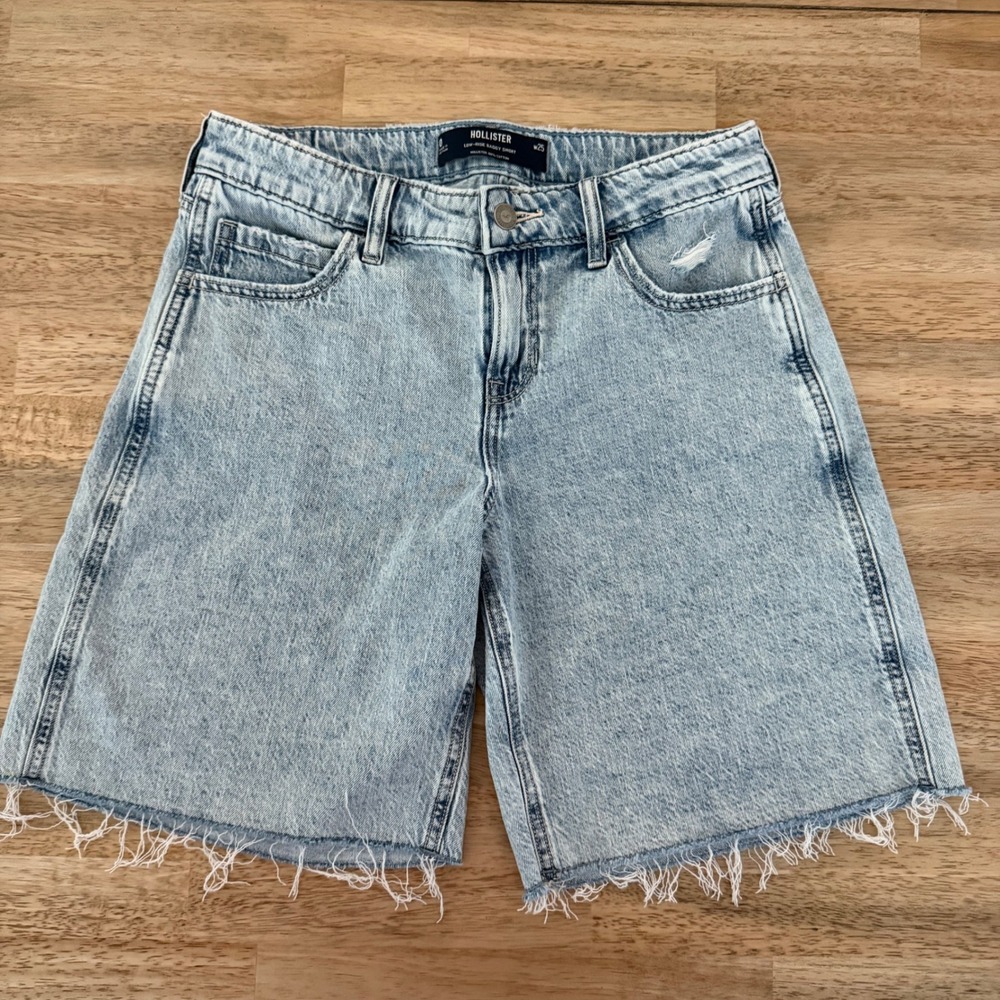 Hollister Low Rise Baggy Denim Shorts Light Wash Blue W25 Size 0 Frayed
